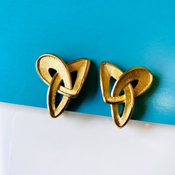 Vintage Crown Trifari Gold Loops Clip On Earrings - Picture 4 of 4